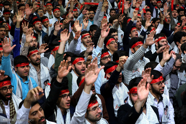 دیدار نوجوانان و جوانان عازم اردو راهیان نور با رهبر انقلاب