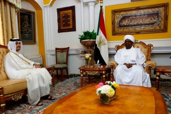 قطر کے وزیر خارجہ کی سوڈان کے صدر سے ملاقات