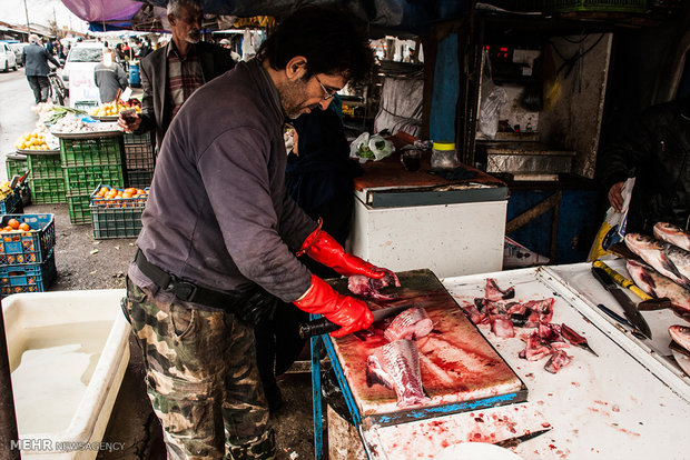 بازار ماهی فروشان انزلی، چند روز مانده به عید نوروز