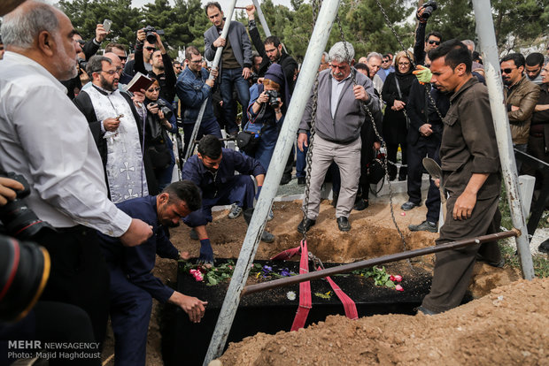 خاکسپاری لوون هفتوان بازیگر ارمنی سینمای ایران