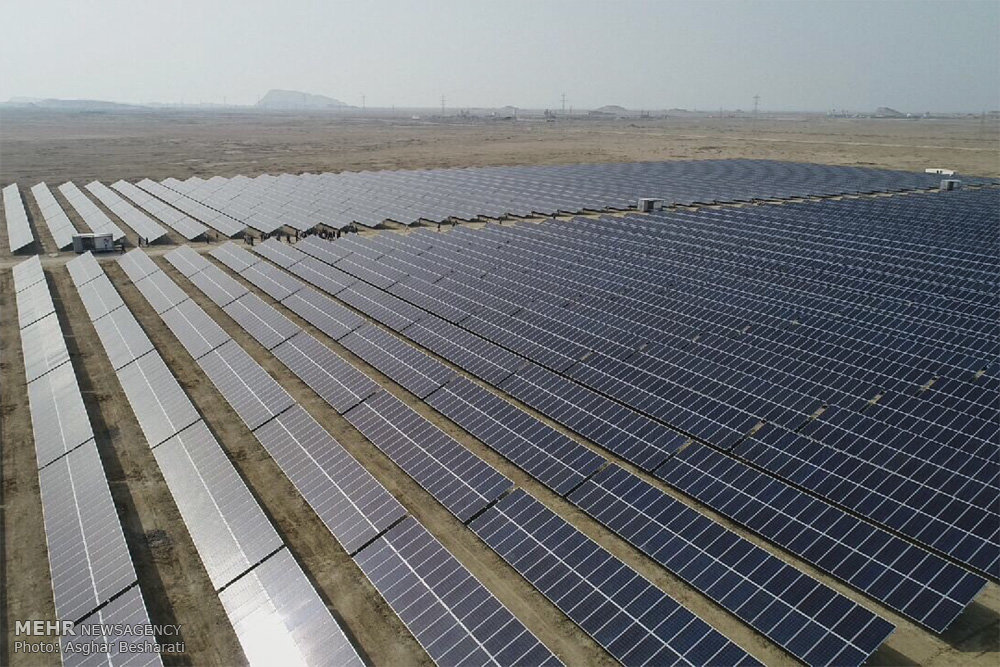 ساخت نیروگاه خورشیدی در اراضی موقوفه خدابنده بررسی می‌شود 