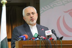 Zarif condemns US arms torrent to ME