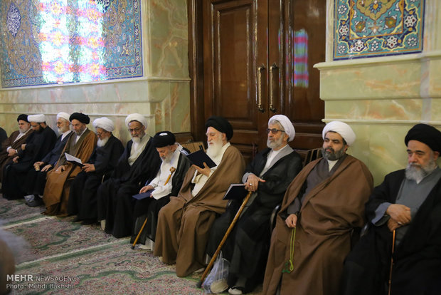 مراسم تشییع پیکر آیت الله شاه آبادی در قم