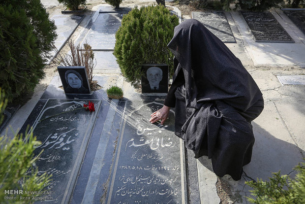 پنجشنبه آخر سال در باغ بهشت همدان