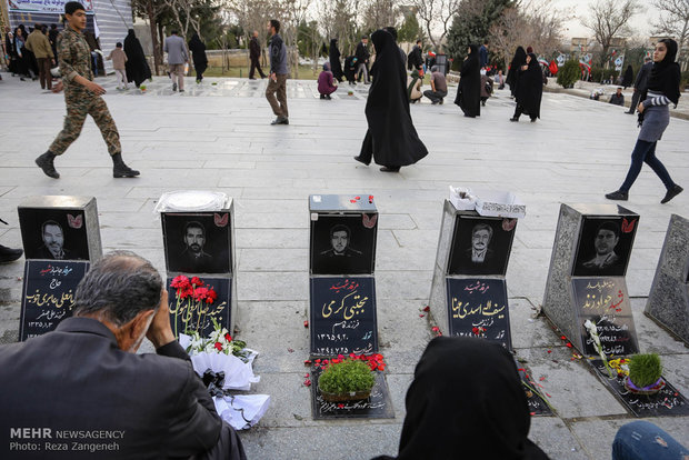 پنجشنبه آخر سال در باغ بهشت همدان