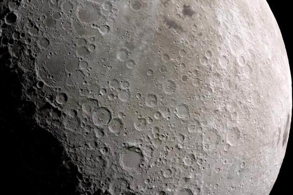 کشف توده ای ۵ برابر هاوایی زیر سطح ماه