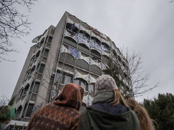 Squatters moved out of fmr. Iranian embassy in Bonn