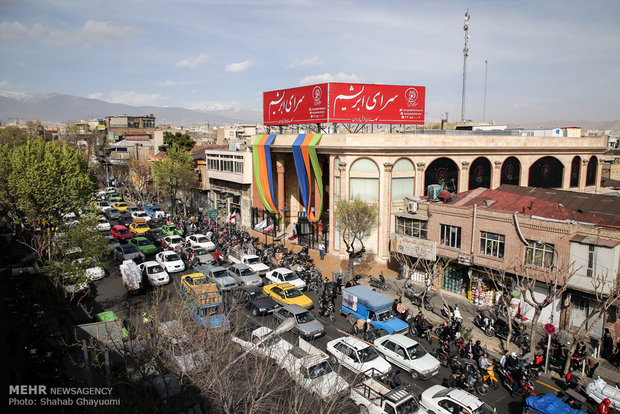 Nevruz Bayram alışverişi Tahran caddelerini doldurdu