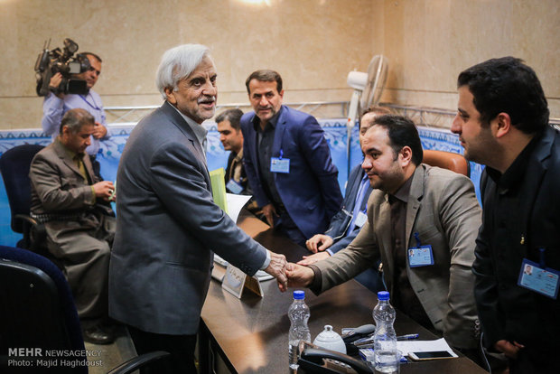 مصطفی هاشمی طبا یکی از کاندیداهای انتخابات ریاست جمهوری 96 بود.