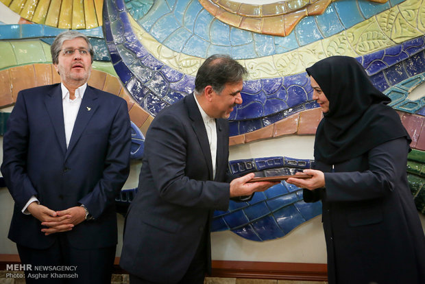 فرزانه شرفبافی جایگزین فرهاد پرورش در سمت مدیرعاملی هما شد.