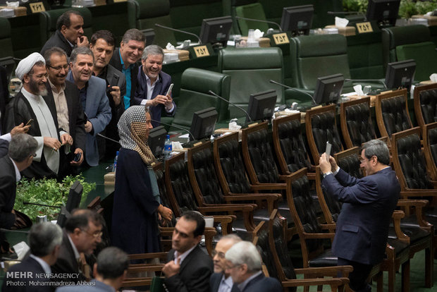 سلفی نمایندگان مجلس با فدریکا موگرینی موجی از اعتراضات راه به همراه داشت