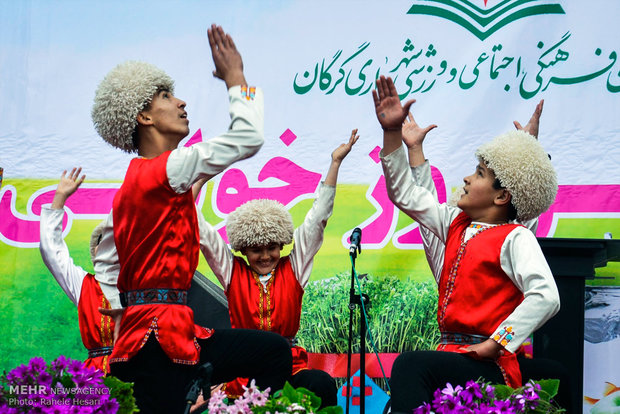 جشنواره نوروزخوانی اقوام ساکن در گرگان