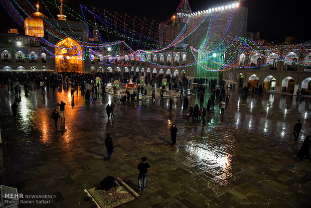 H. İmam Rıza'nın (a.s) kutsal türbesinde yeni yıl havası