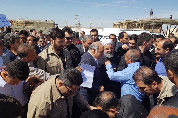 رئیس جمهور در مناطق زلزله‌زده