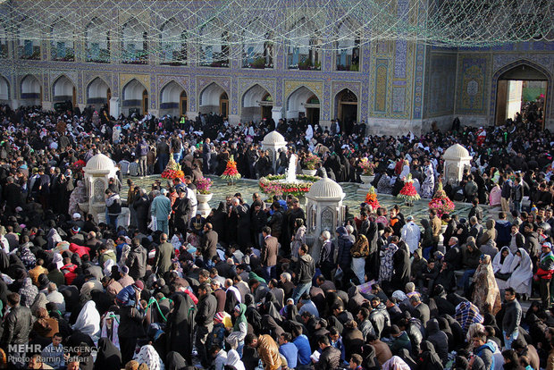 H. İmam Rıza'nın (a.s) kutsal türbesinde yeni yıl havası