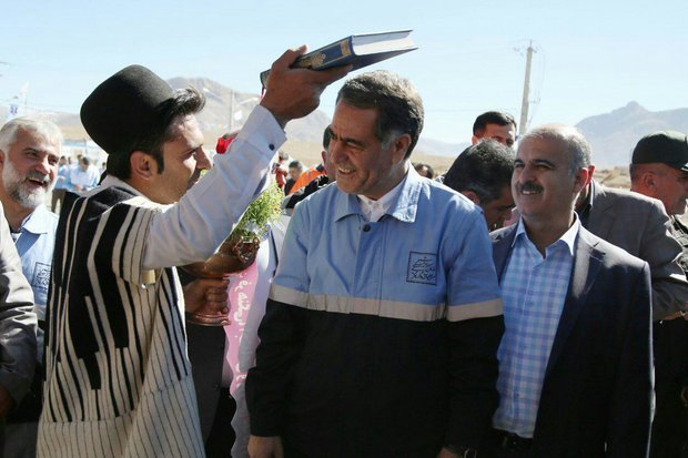 استاندار چهارمحال و بختیاری از پایگاه های نوروزی بازدید کرد