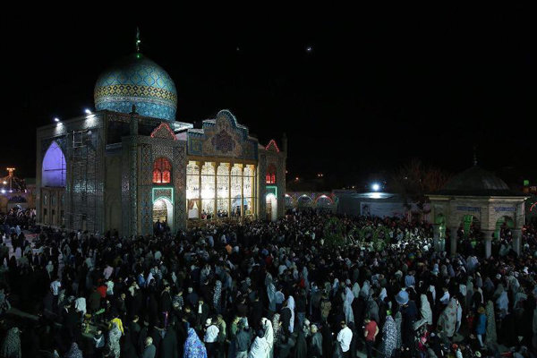 مراسم تحویل سال نو در امامزاده حسین قزوین برگزار شد
