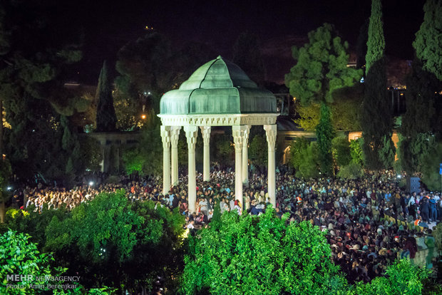 تحویل سال 1397 شمسی در حافظیه شیراز