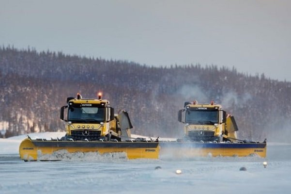 پاکسازی فرودگاه با برف روب خودران