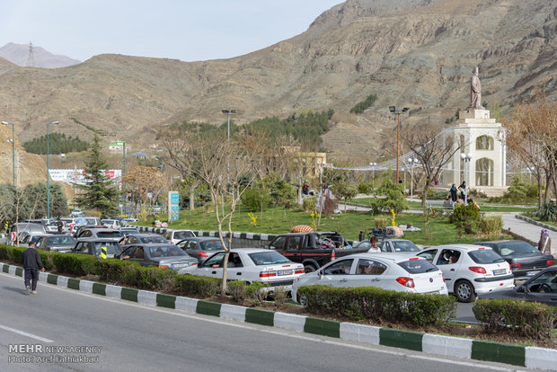 ترافیک پرحجم در محور چالوس/کندی تردد از میدان امیرکبیر