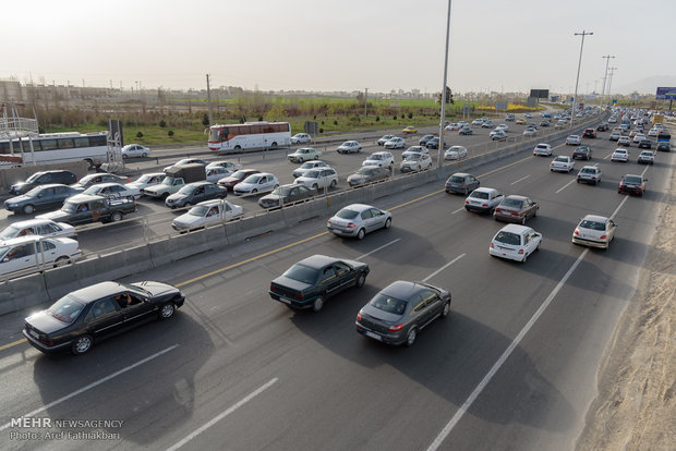 ترافیک نیمه سنگین در برخی از جاده های زنجان حاکم است 