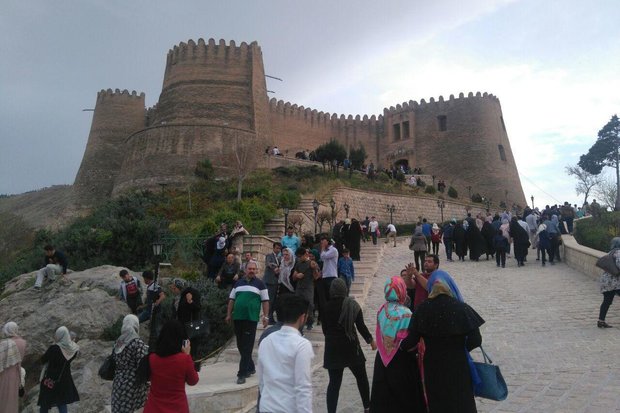 بازدید ۱۳ هزار گردشگر از قلعه تاریخی «فلک الافلاک»