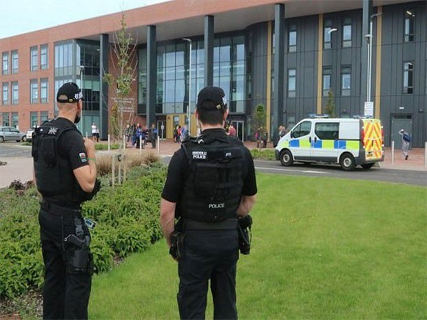 برطانیہ میں دہشت گردی کا خطرہ/ تا حکم ثانی اسکول بند