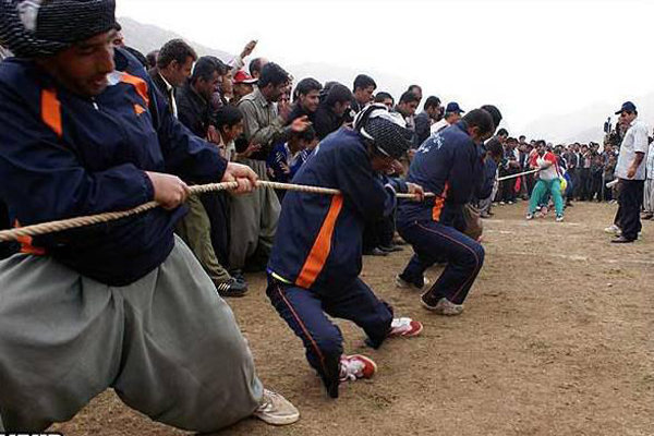 جشنواره نوروزی ورزش روستایی و بازی‌های بومی سقز برگزار شد