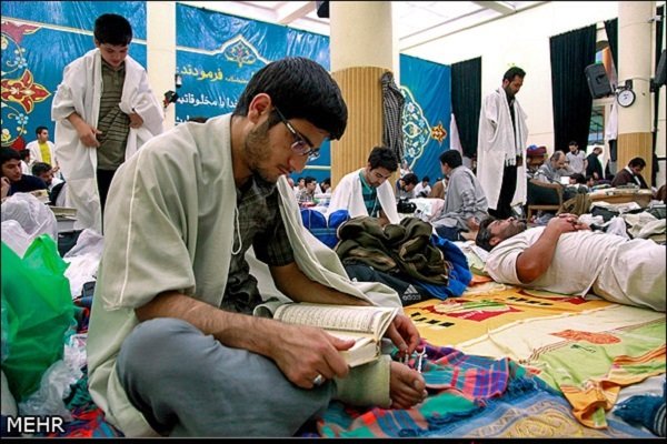 ۴۸۰۰زنجانی در مراسم معنوی اعتکاف شرکت کردند