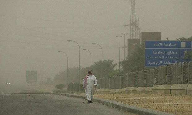 سعودی عرب میں گرد و غبار کا شدید طوفان