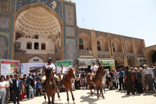 بازی چوگان از قرن هشتم در کرمان رواج داشته است