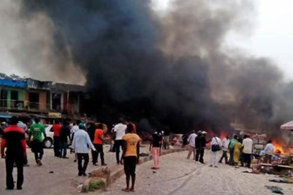 حمله انتحاری به مسجدی در نیجریه ۲ شهید و چندین زخمی به دنبال داشت