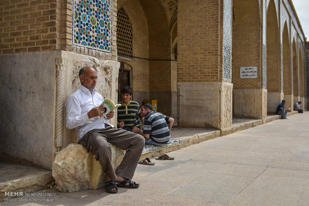 اعتکاف رجبیه در شیراز، مسجد وکیل 