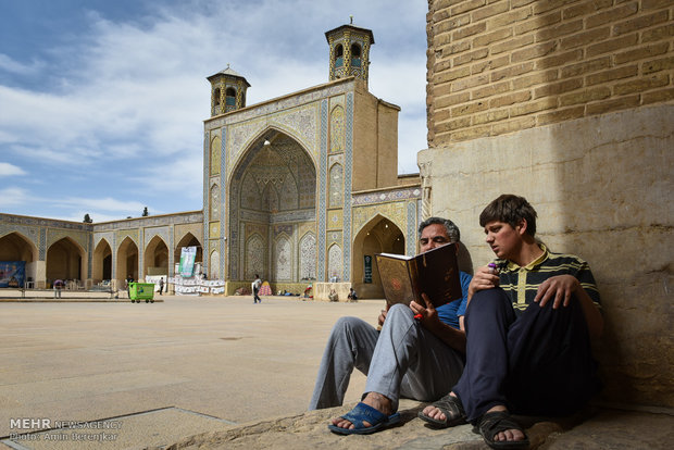 اعتکاف رجبیه در شیراز، مسجد وکیل 