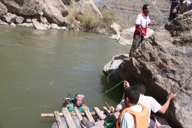 ۱۰ امدادگر در جستجوی جسد جوان غرق‌شده در رودخانه «سیمره»