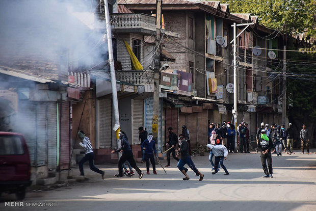 راهپیمایی مردم در اعتراض به قتل سه غیر نظامی توسط ارتش هند در کشمیر