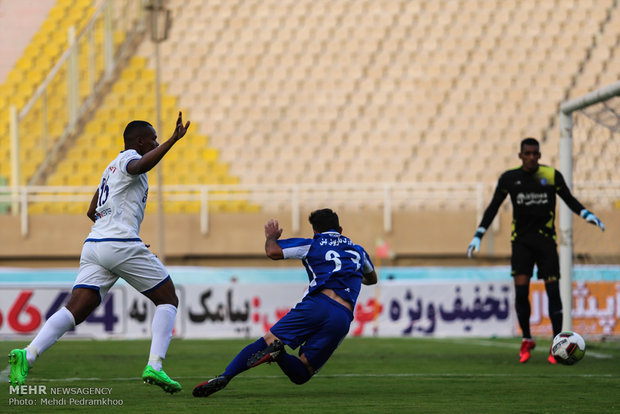 فرار استقلال خوزستان از شکست مقابل گسترش فولاد