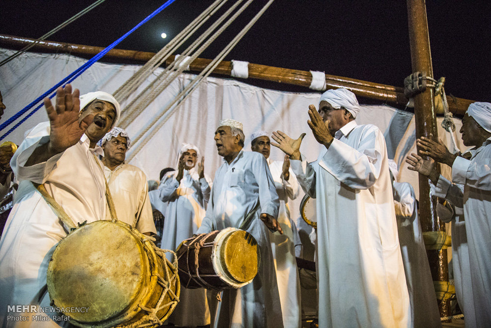 Southern Iranian sailors celebrate end of voyage with Razif ritual