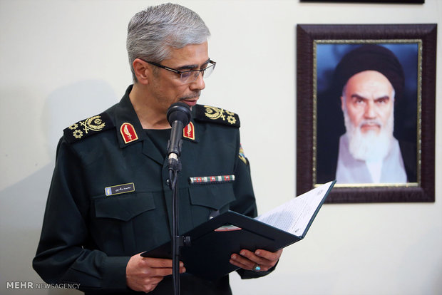 Leader receives senior cmdrs of Iranian Armed Forces