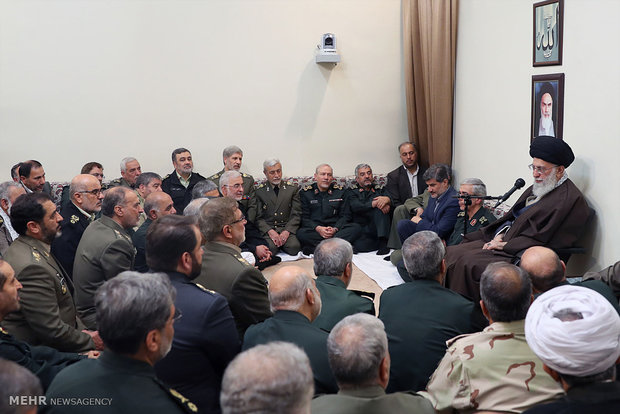 Leader receives senior cmdrs of Iranian Armed Forces