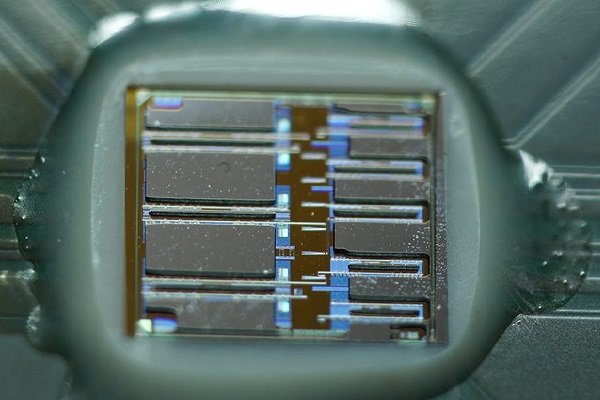 تراشه های نوری سریع رایانه ها را متحول می کند