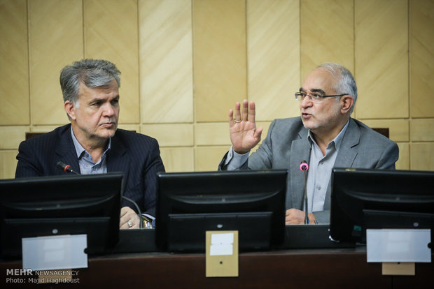 جلسه کمیسیون ویژه حمایت از تولید ملی با حضور علی لاریجانی