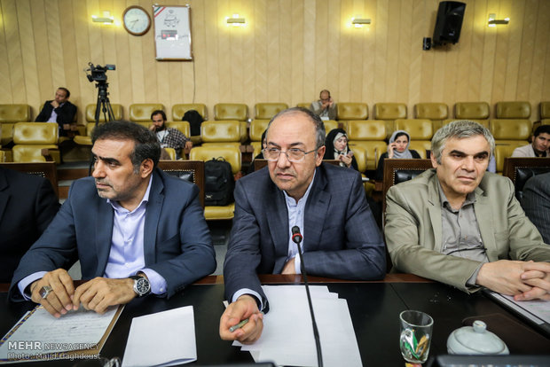 جلسه کمیسیون ویژه حمایت از تولید ملی با حضور علی لاریجانی