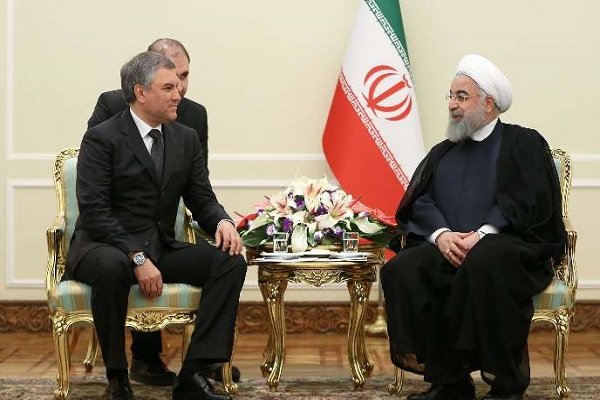 الرئيس الإيراني يؤكد حرص بلاده على توثيق العلاقات بين طهران وموسكو
