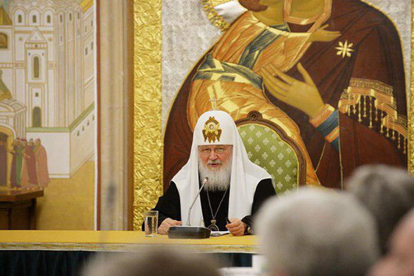 اعتراض اسقف اعظم روسیه به عرضه نمایشنامه‌های تحریف شده در مدارس