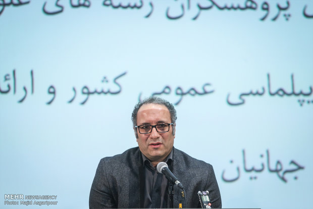 نشست خبری رضا میرکریمی دبیر سی و ششمین جشنواره بین المللی فیلم فجر