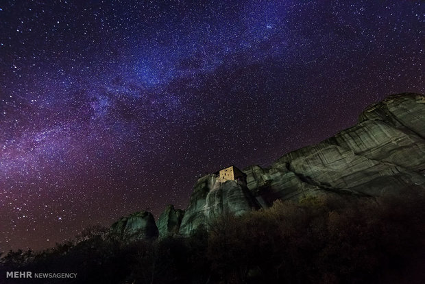 صومعه هایی بر فراز صخره در یونان