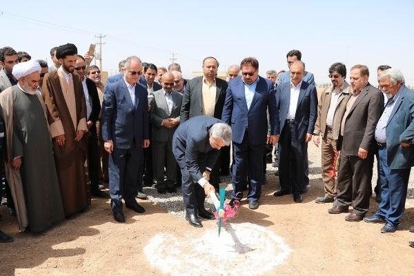 کلنگ بزرگترین مجتمع فرهنگی تفریحی استان یزد به زمین خورد چادرملو