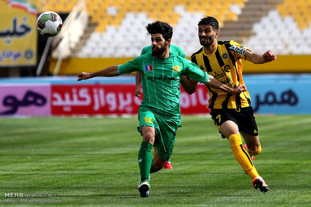 دیدارتیم های  سپاهان و صنعت نفت آبادان