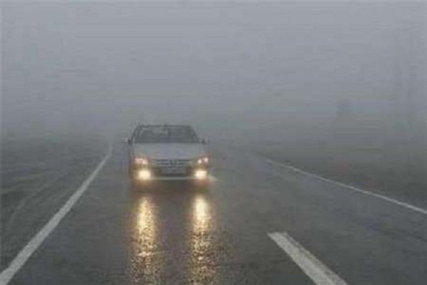 لغزنده بودن جاده های استان ایلام در پی بارش های پاییزی
